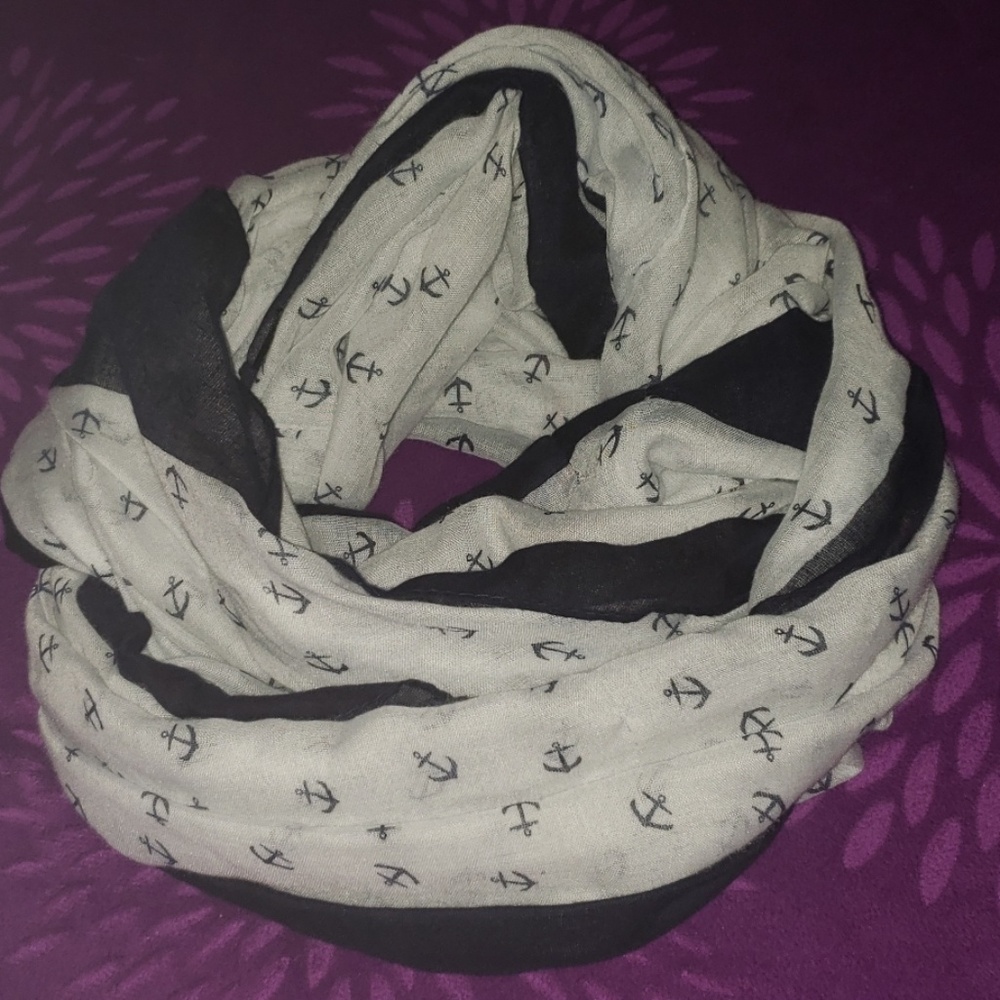 Anchor print scraf